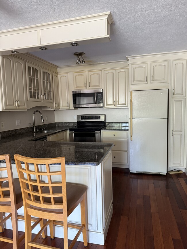 Photo - 1323 Worcester Rd Unit Oak Terrace