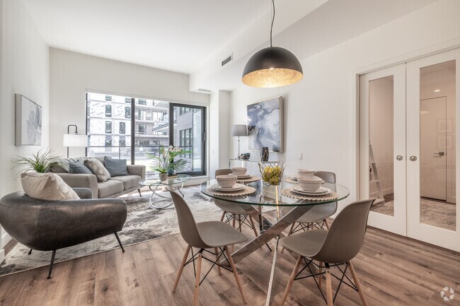 1BR, 1BA - 840SF - Living Room - 600 Mountaineer