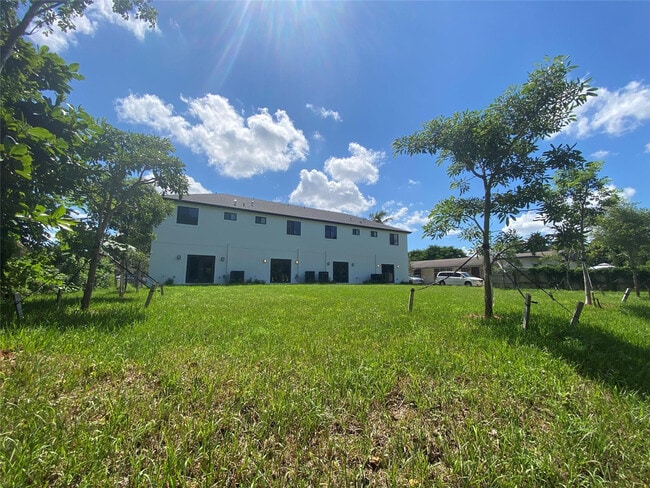 Photo - 5613-5615 Polk St