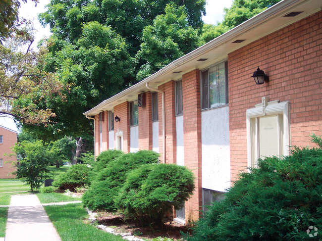 Building Photo - Broad Meadows Manor Rental