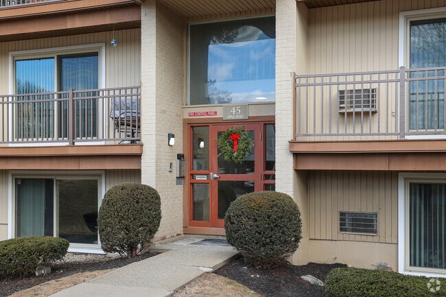 Entrance - Folly Hill Meadows