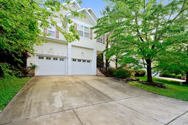 Building Photo - Beautiful 3 BR/2.5 Bath Home in Lyons Farm Community Durham!