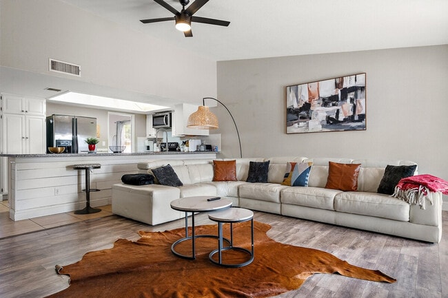 Photo - 4329 E Cherokee St Unidad ID1244353P