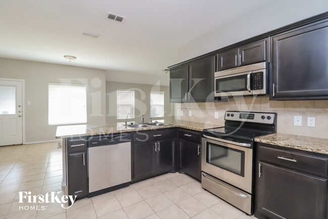 Photo - 10213 S Race St