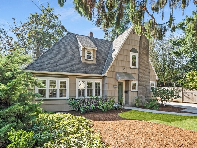 Photo - 2638 SW Custer St Unit #A (House)