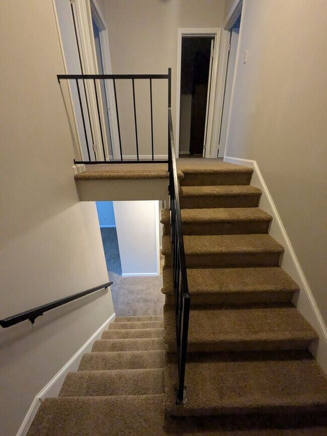 Photo - 3BD/2BA Townhome in Hickory!