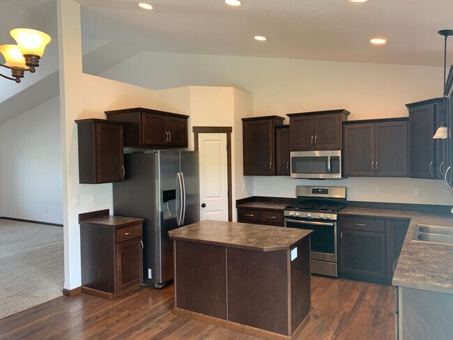 Photo - Broadmoore Estates Rancher