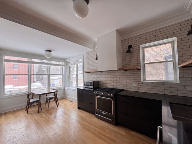 Photo - 834 W Waveland Ave Unidad 1