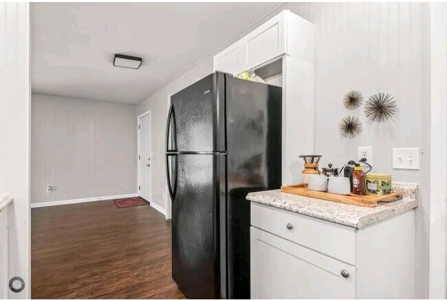 Photo - 10 Tenbury Ln