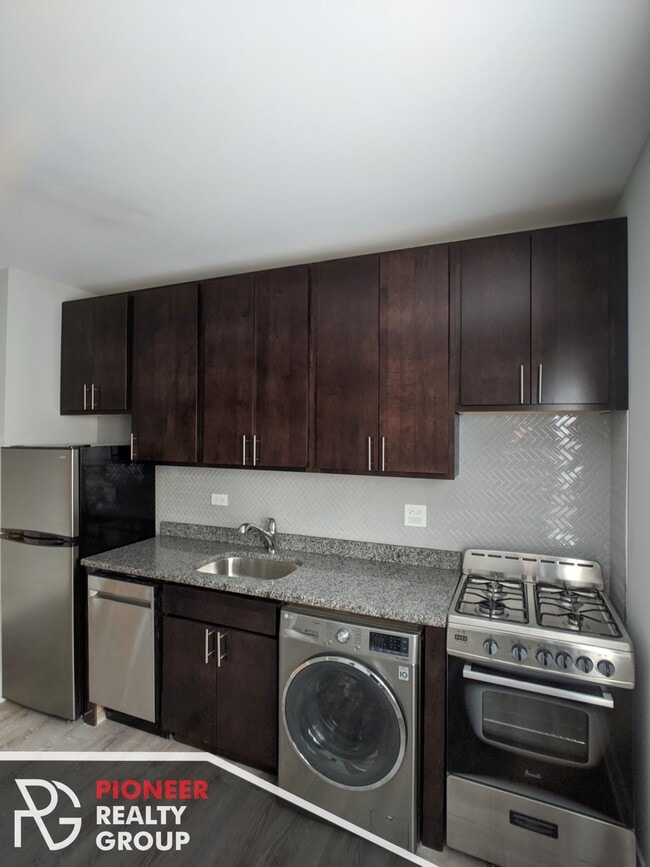 Photo - 423 W Belden Ave Unit 429.5-B304