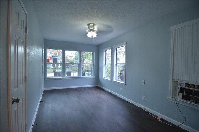 Photo - 103 Cosmos St Apartment Unit 2