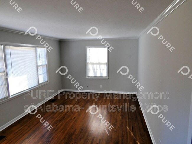 Photo - 1003 Heard Ct SE