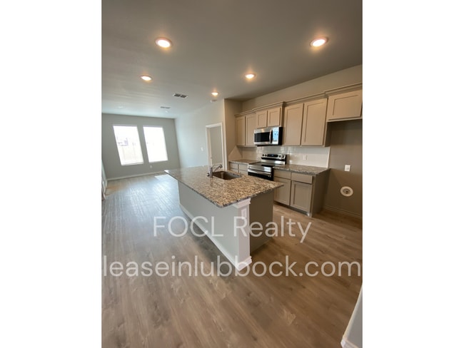 Photo - 3 bed 2 bath Open Concept