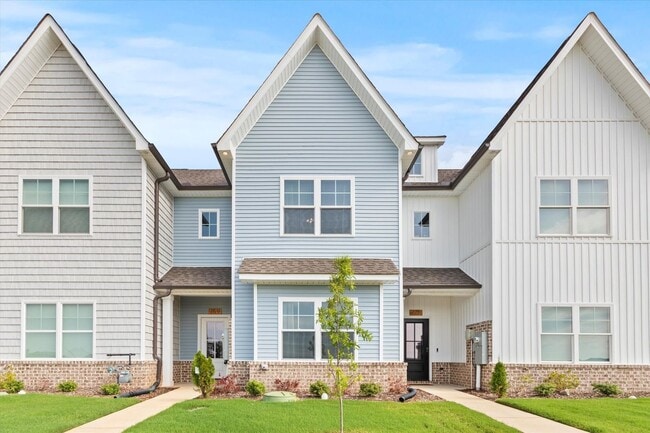 Photo - Fully Furnished and Move-In Ready! Flexible Lease Options Available!