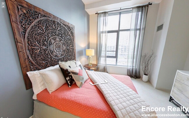 Photo - 8 Museum Way