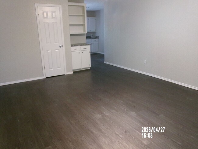 Photo - 106 N Elk Dr
