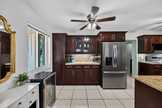 Photo - 211 S 57th Way