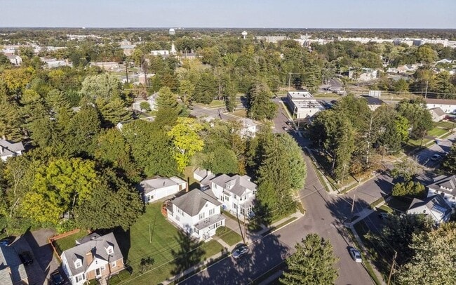 Photo - 105 Dickinson Rd