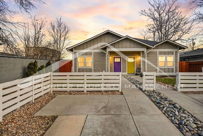 Building Photo - Charming Home with Storage Shed and Washer/Dryer