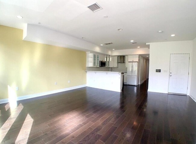 Photo - 1213 Noble St Unit 2
