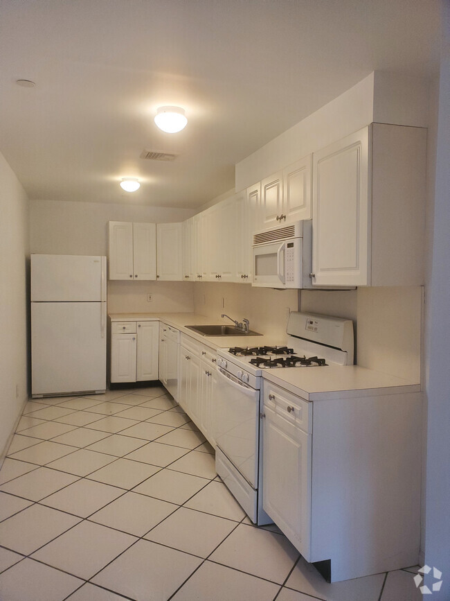 Building Photo - 2 4th Ave Rental