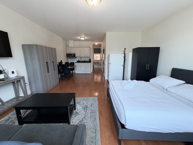 205 N 11th St Unit 2FL
