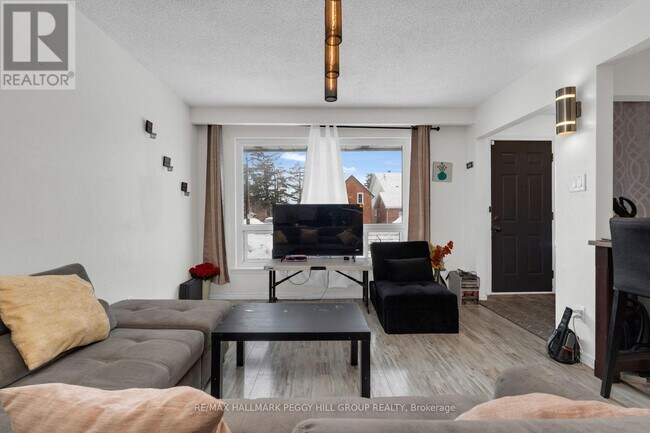 Photo - 53 Sanford St