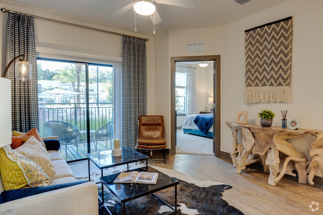 2HAB, 2BA - 1.087 ft² - Noble on Newberry