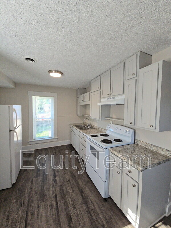 Photo - 128 N River St Unit B