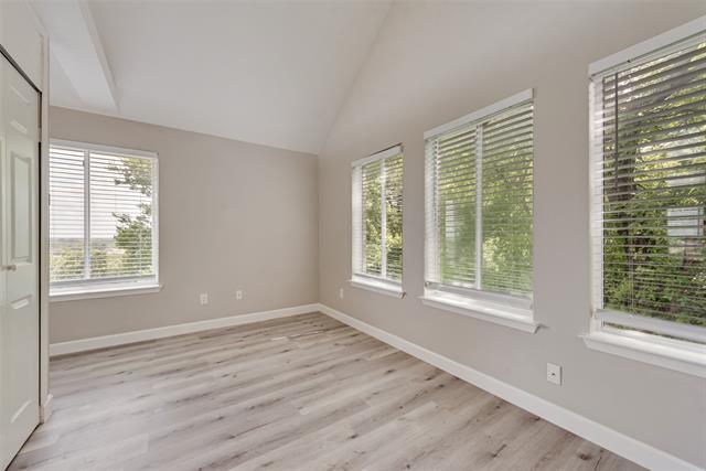 Photo - 1803 Old Oak Dr