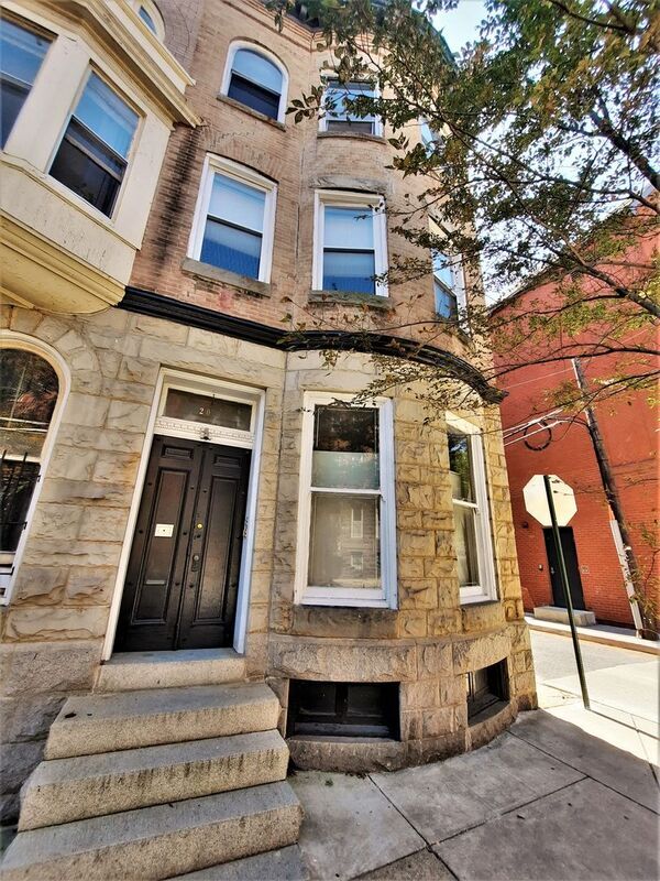 Photo - 209 E Biddle St Unidad - #3 Rental