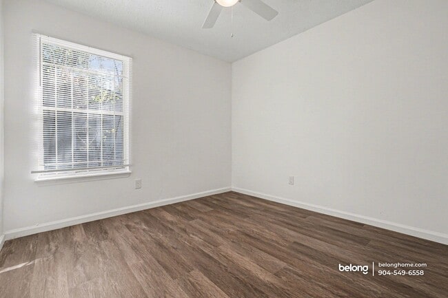 Photo - 1995 W 4th St