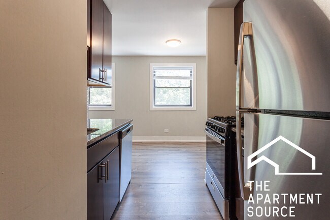 Photo - 529 W Surf St