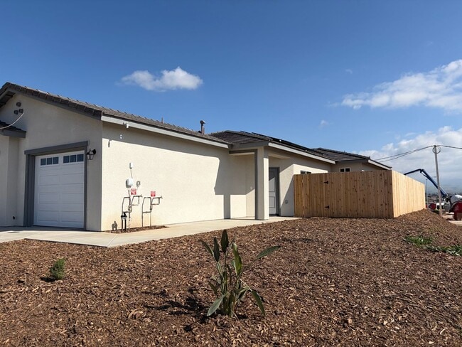 Building Photo - 6003 Cougar Trl Unit B