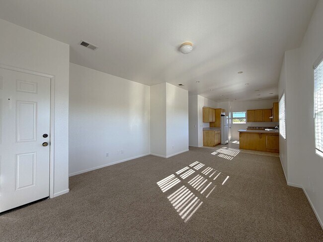 Photo - l31400 Unit D