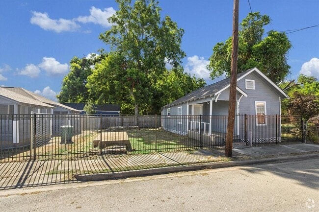 Building Photo - 3110 Canfield St Rental