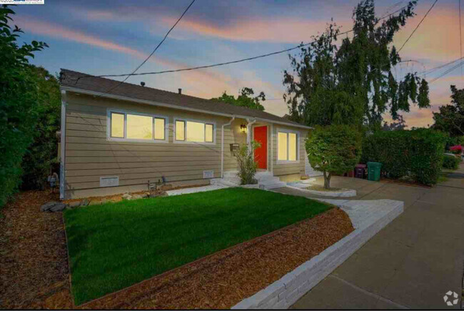Building Photo - 25973 Regal Ave Rental