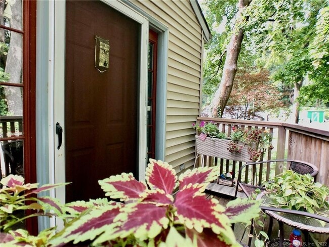 Building Photo - 5 Reservoir St Unit A