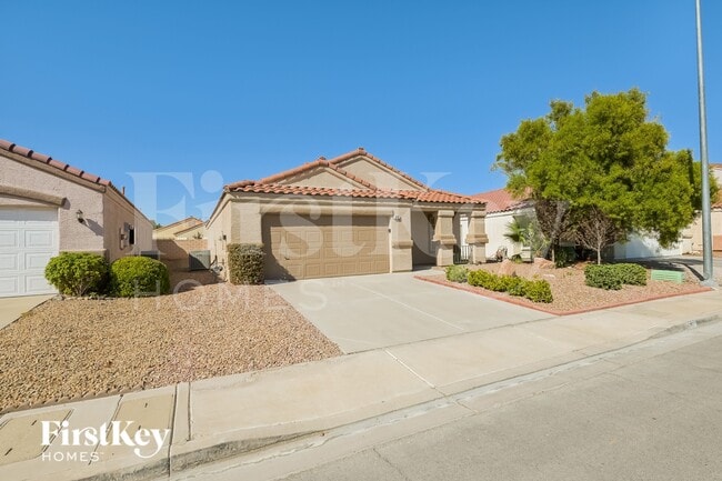 Photo - 692 Rising Brook Dr