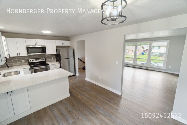 Photo - 3915 S Johnson St Unidad 3915