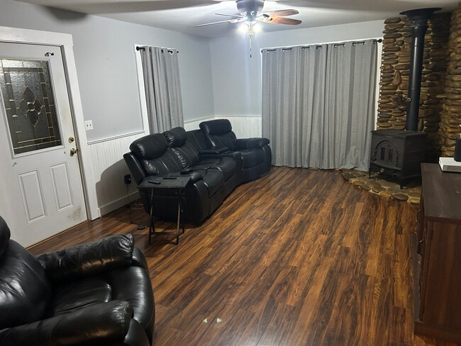 Photo - 645 Millbridge Rd