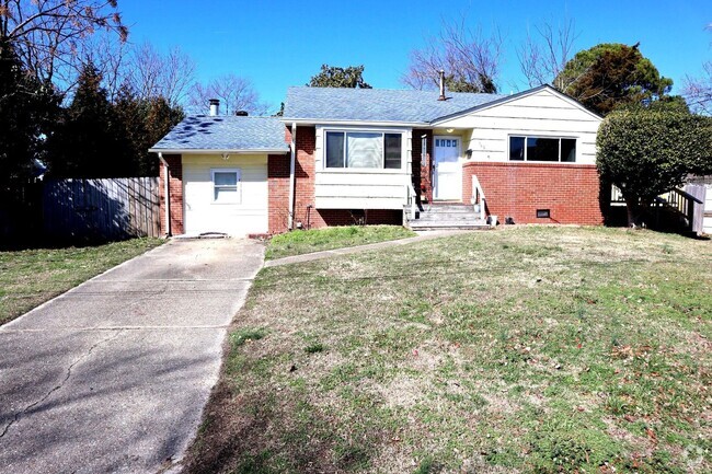 Building Photo - Beautiful tri-level detached home near Vir...