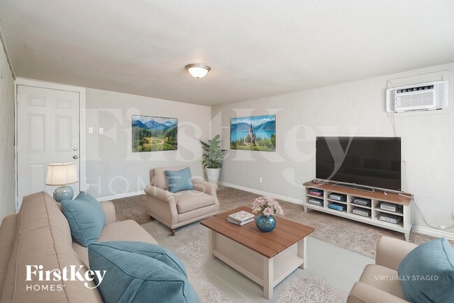 Photo - 930 E Weber Dr