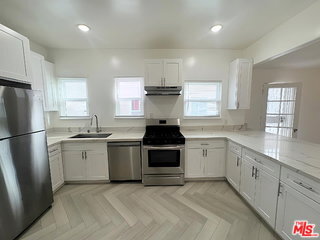 Building Photo - 126 N Hamilton Dr