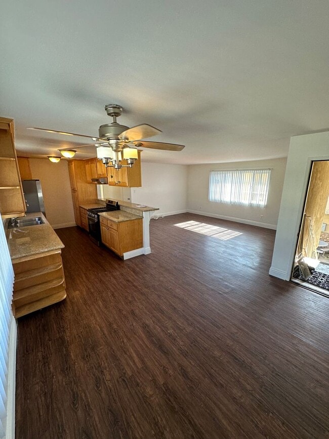 Photo - Corby Unit 18413