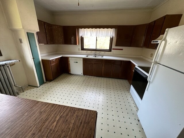 Photo - 402 Portage St