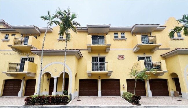 Building Photo - 2540 SW 14th Ave Rental