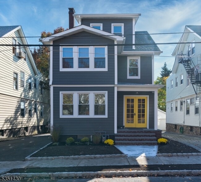 Building Photo - 6 Boyden Pkwy S Unit 3