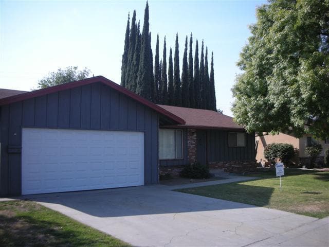 Building Photo - 1641 W Whitendale Ave Rental