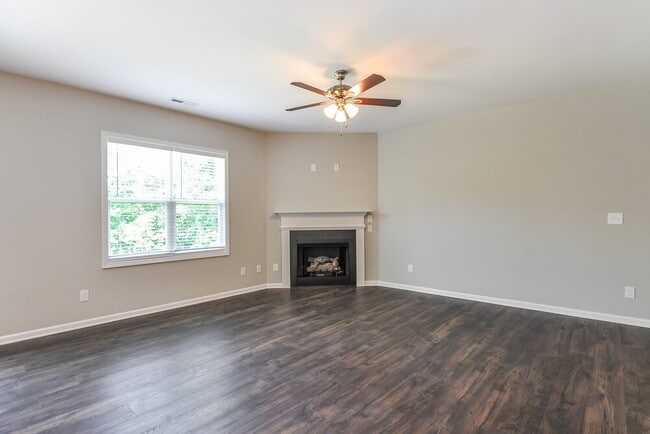 Photo - 253 Pearson Place